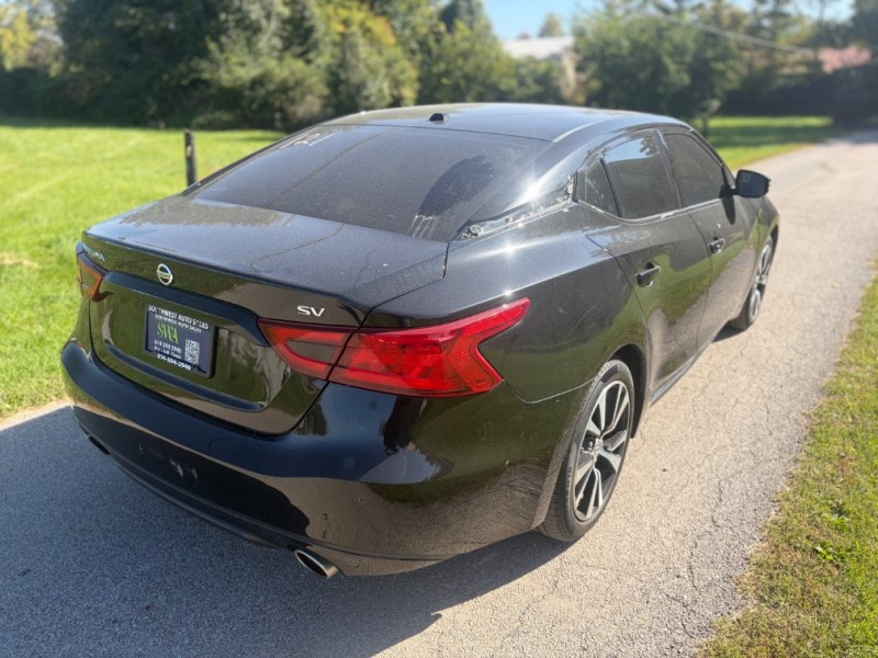 Additional photo of vehicle.