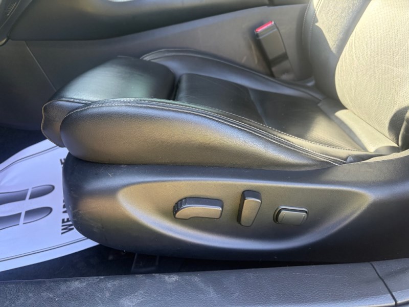 Additional photo of vehicle.