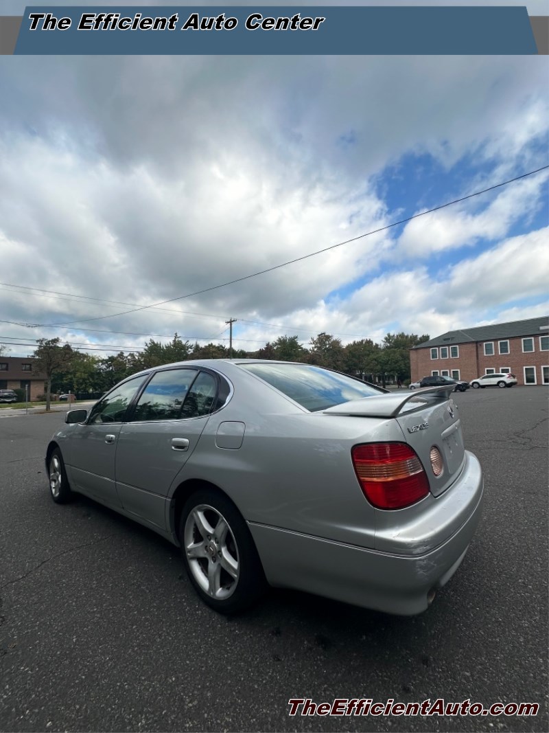 Additional photo of vehicle.
