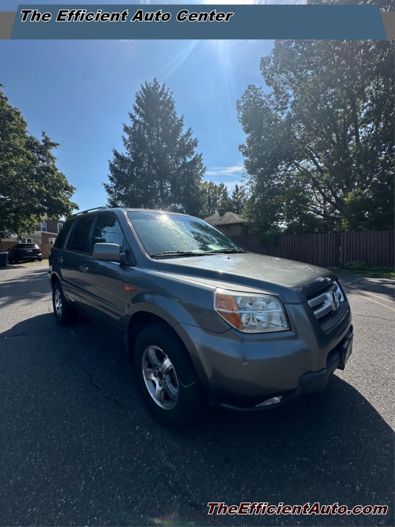 Additional photo of vehicle.