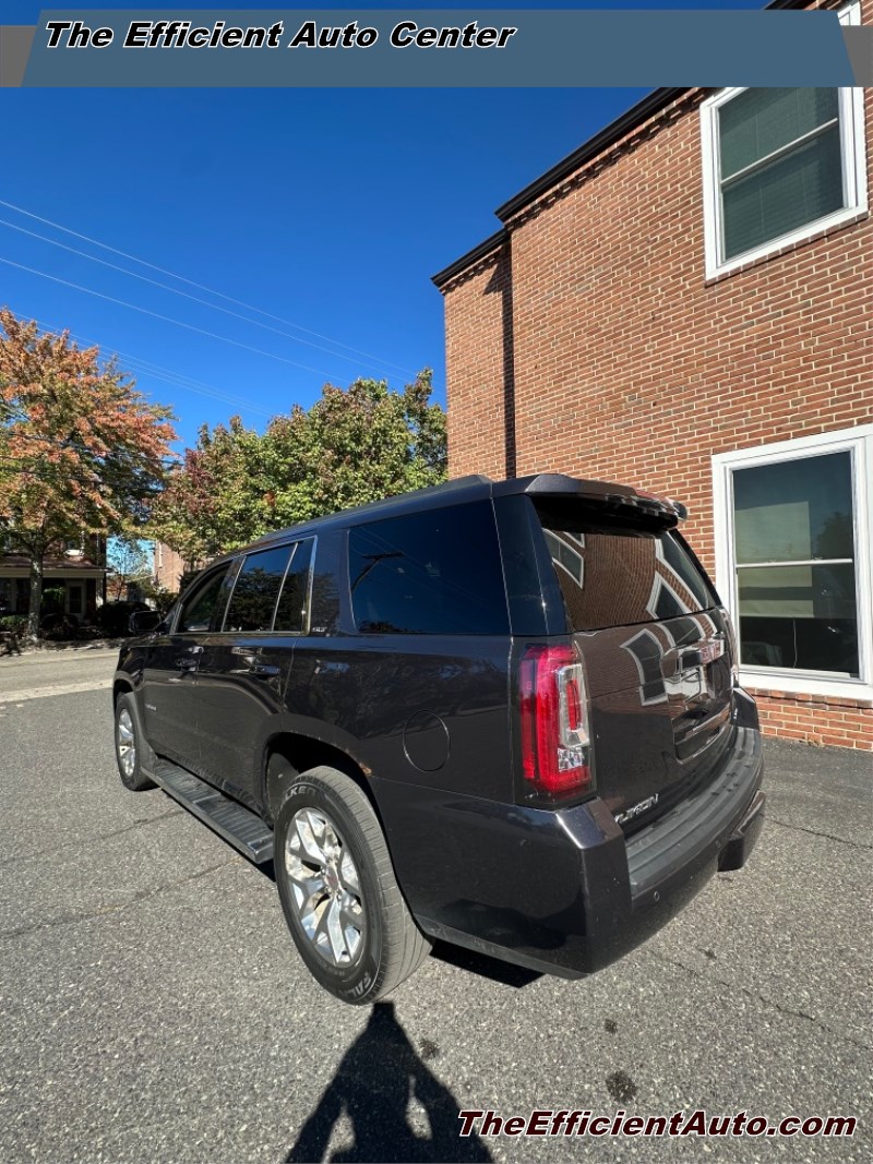 Additional photo of vehicle.