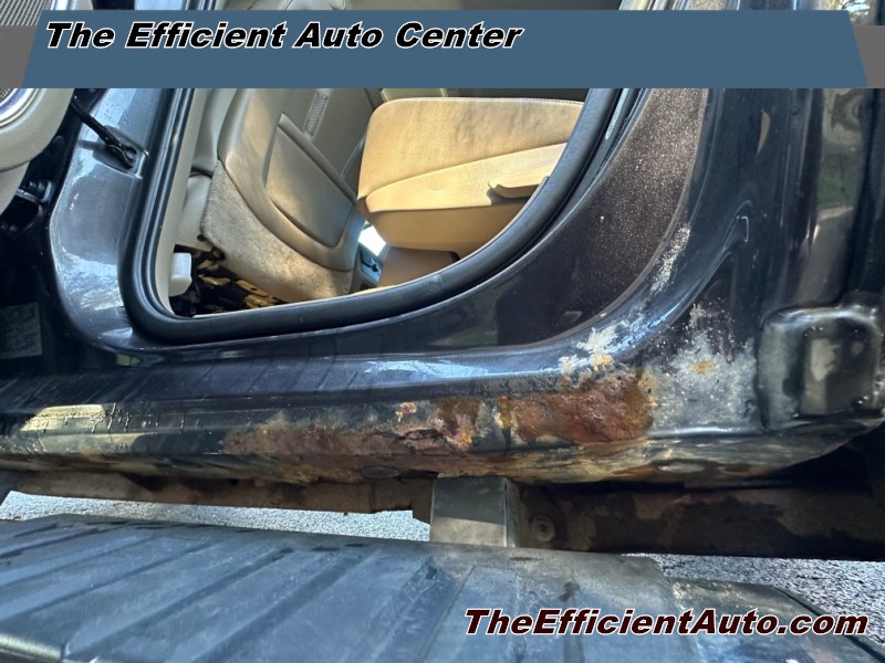 Additional photo of vehicle.