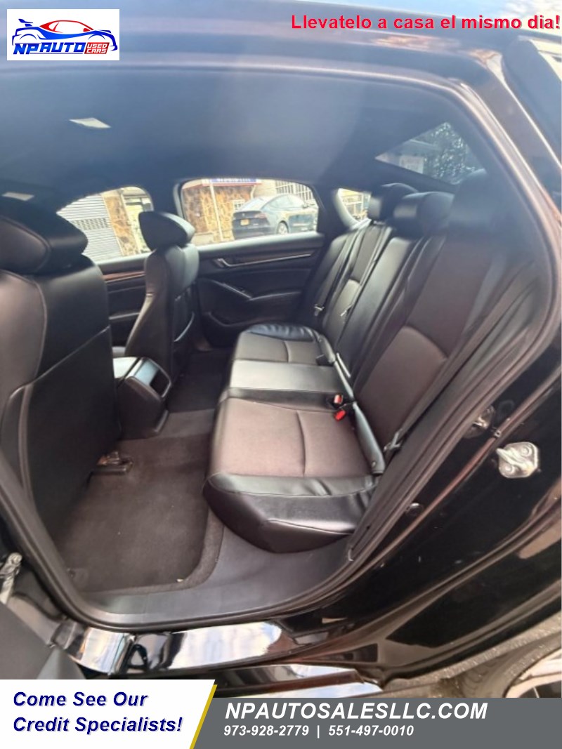 Additional photo of vehicle.