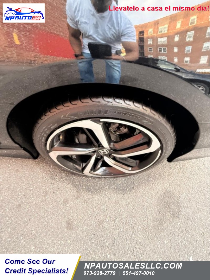 Additional photo of vehicle.