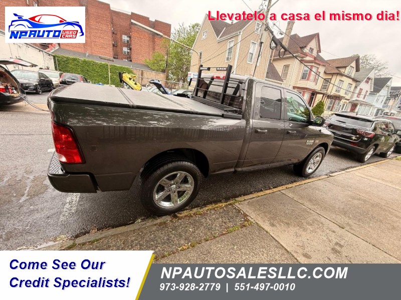 Additional photo of vehicle.