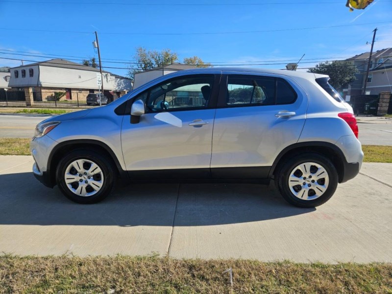 Additional photo of vehicle.