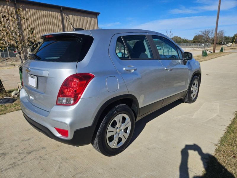 Additional photo of vehicle.