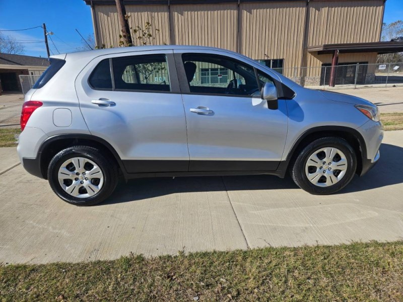 Additional photo of vehicle.