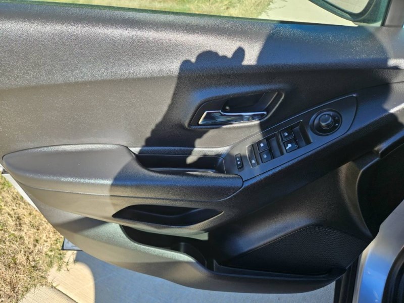 Additional photo of vehicle.
