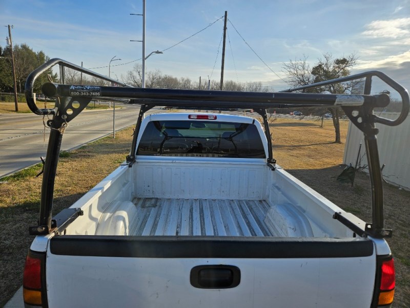 Additional photo of vehicle.