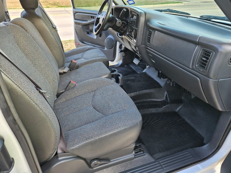 Additional photo of vehicle.