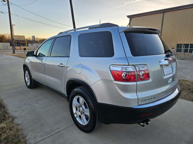 Additional photo of vehicle.