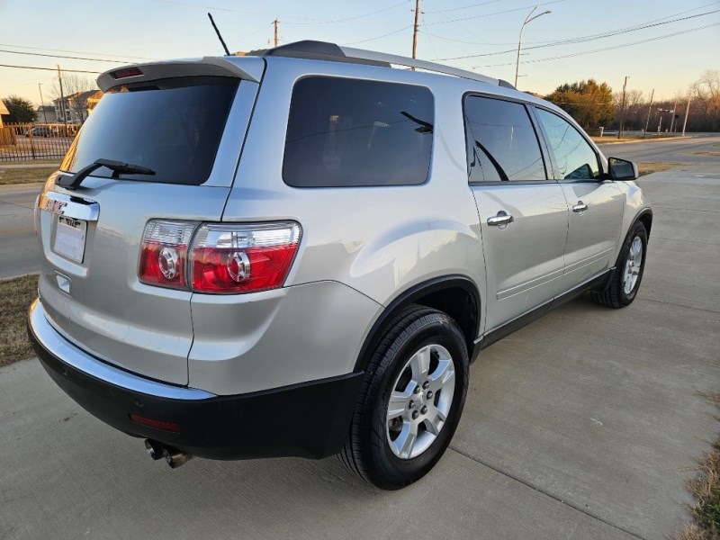 Additional photo of vehicle.