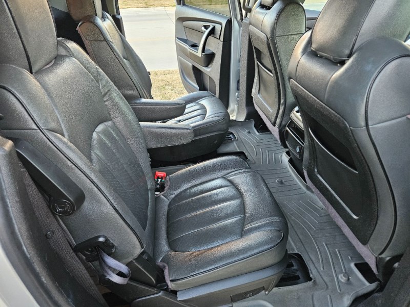 Additional photo of vehicle.