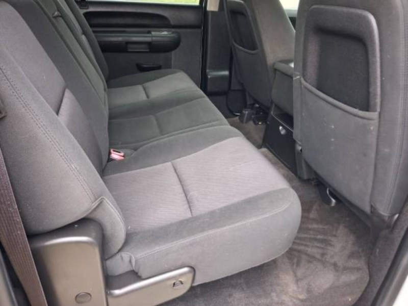 Additional photo of vehicle.