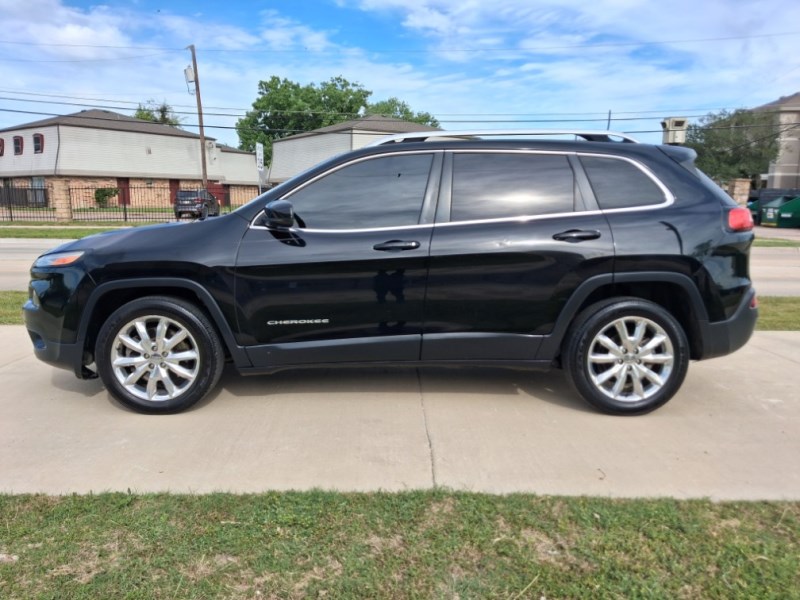 Additional photo of vehicle.