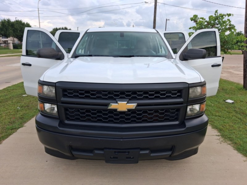 Additional photo of vehicle.