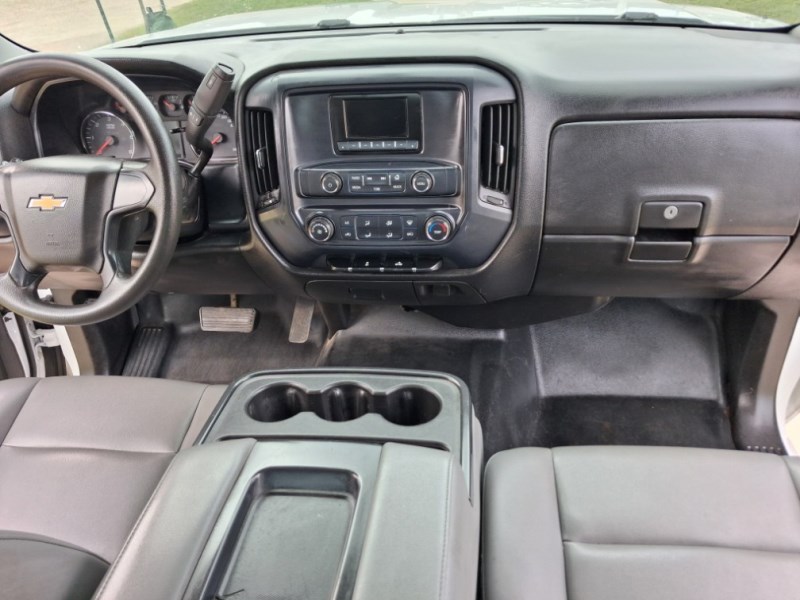 Additional photo of vehicle.