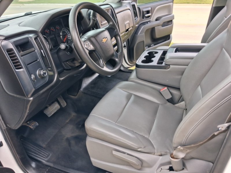 Additional photo of vehicle.