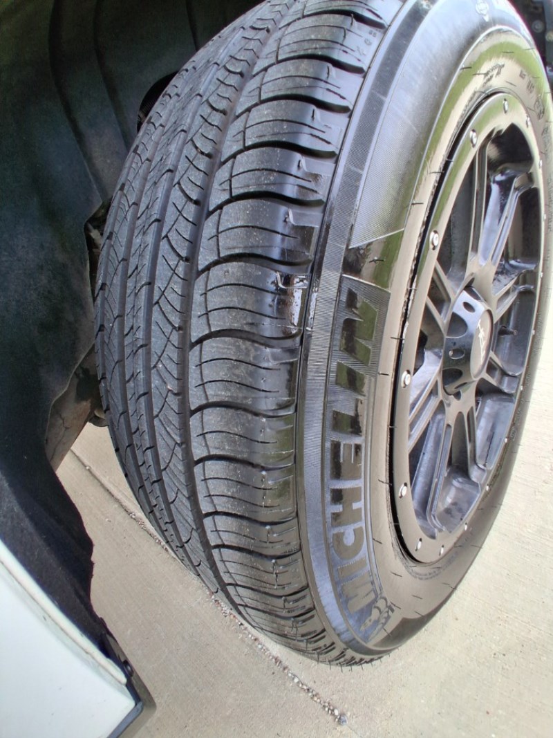 Additional photo of vehicle.