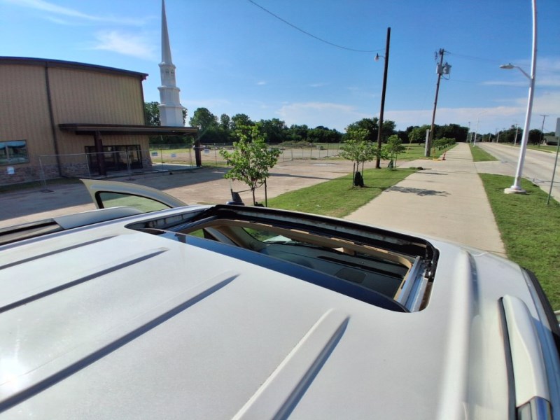 Additional photo of vehicle.