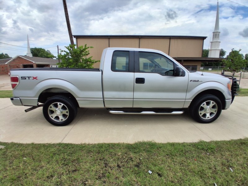 Additional photo of vehicle.