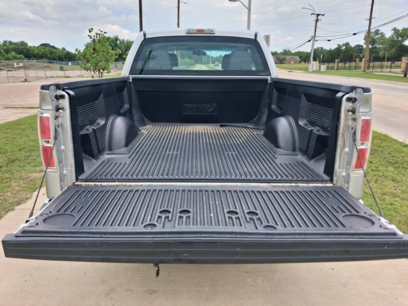 Additional photo of vehicle.