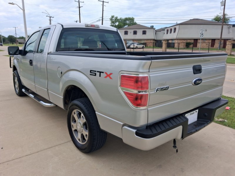 Additional photo of vehicle.