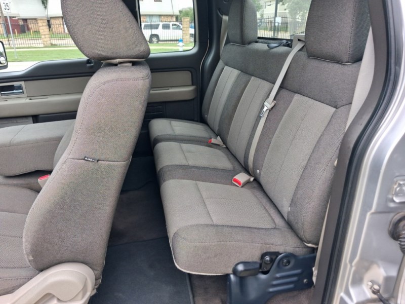 Additional photo of vehicle.