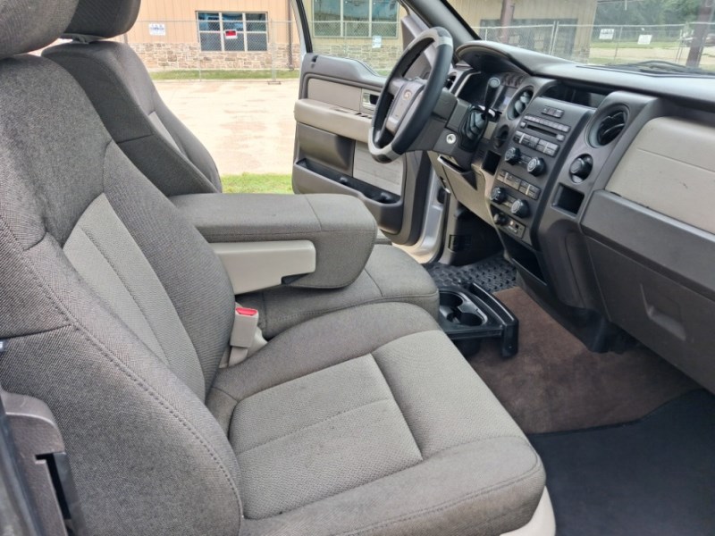 Additional photo of vehicle.