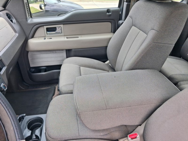 Additional photo of vehicle.