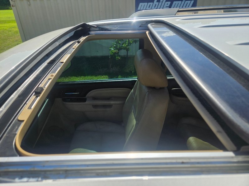 Additional photo of vehicle.