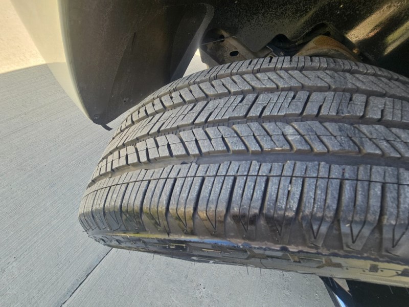 Additional photo of vehicle.