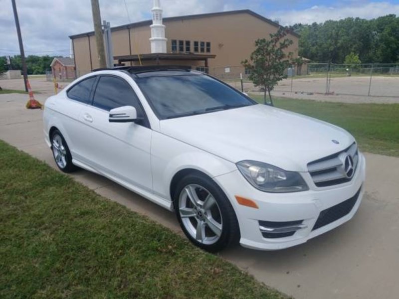 Additional photo of vehicle.
