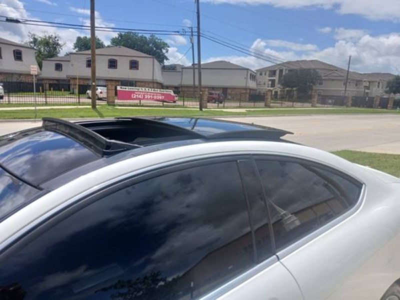 Additional photo of vehicle.