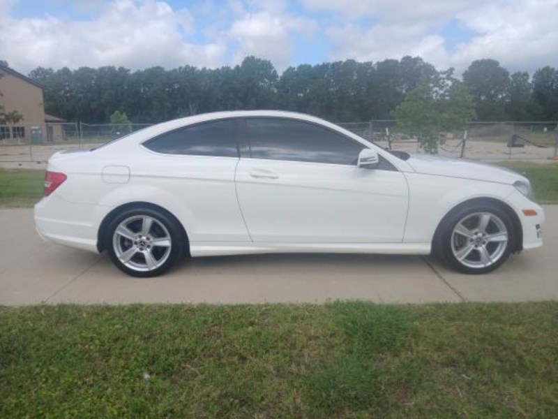 Additional photo of vehicle.