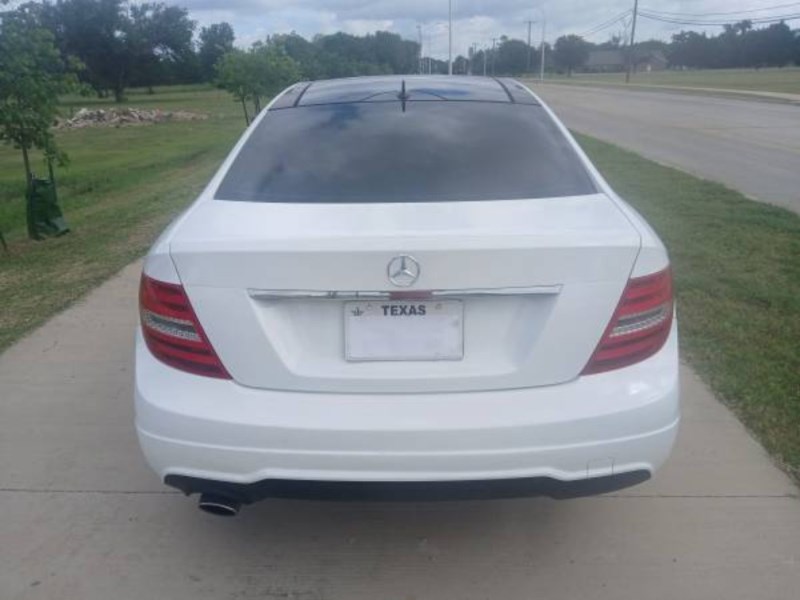 Additional photo of vehicle.