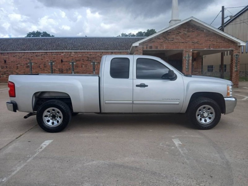 Additional photo of vehicle.