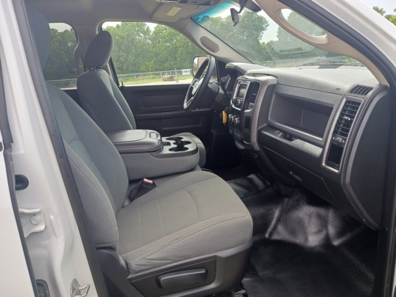 Additional photo of vehicle.