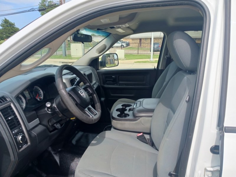 Additional photo of vehicle.