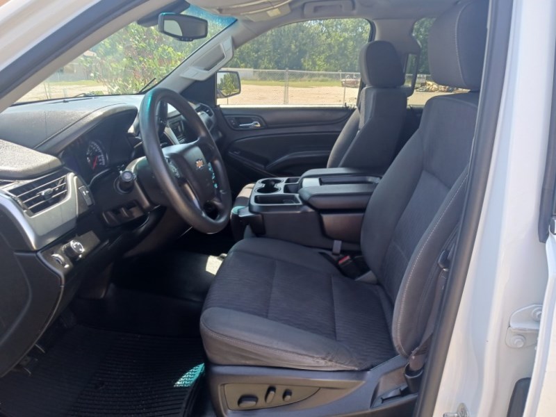 Additional photo of vehicle.