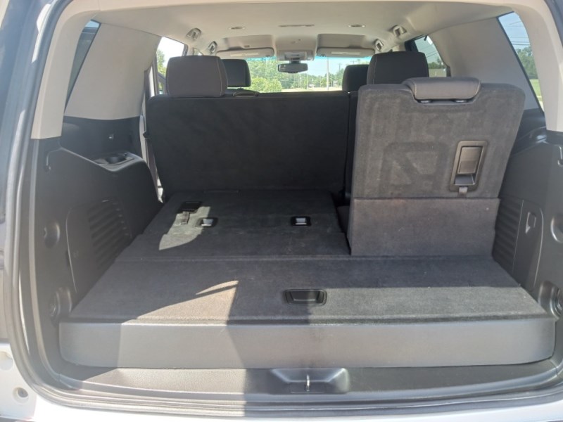 Additional photo of vehicle.