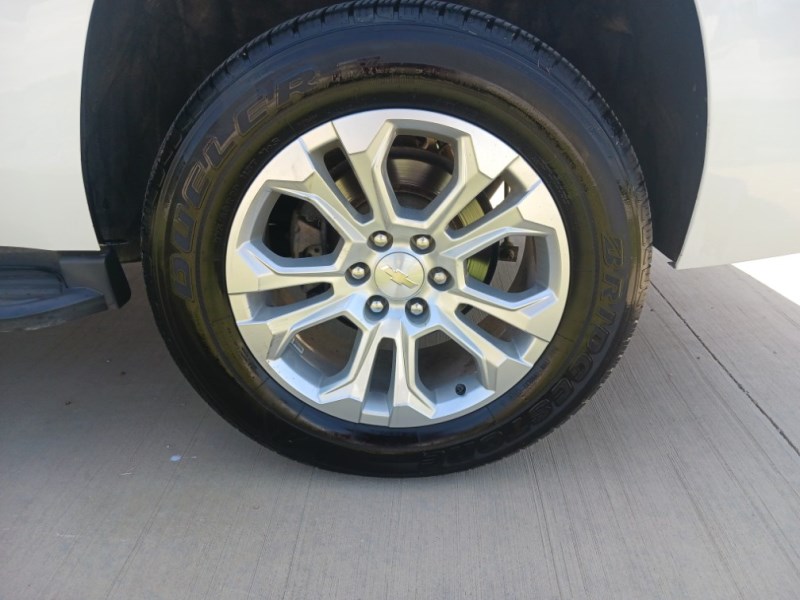 Additional photo of vehicle.