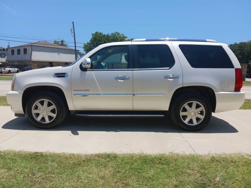 Additional photo of vehicle.
