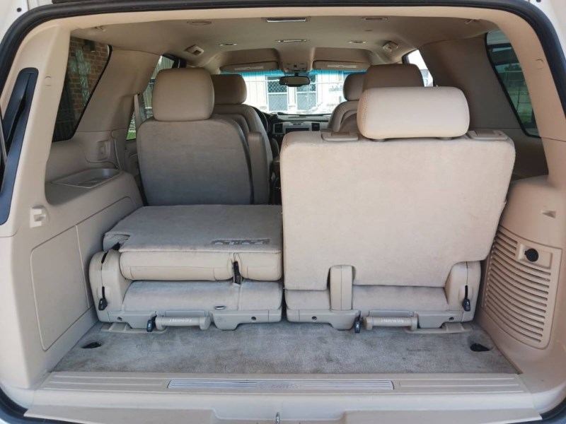 Additional photo of vehicle.