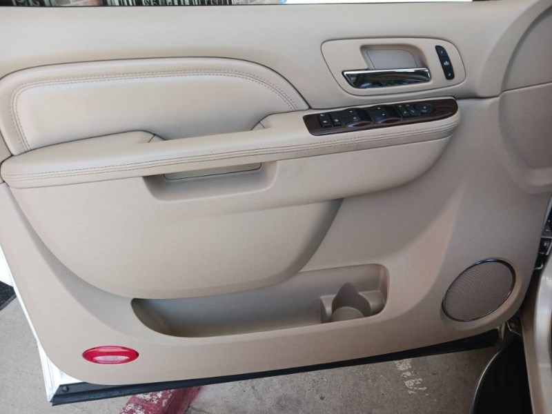 Additional photo of vehicle.