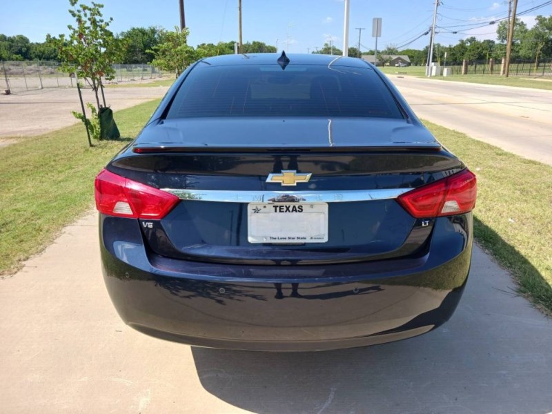 Additional photo of vehicle.