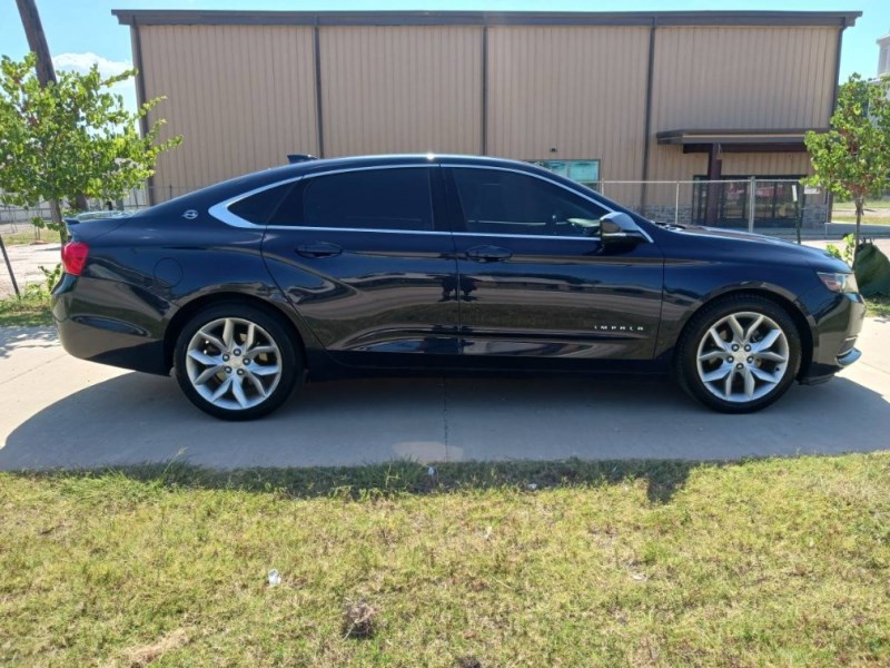 Additional photo of vehicle.