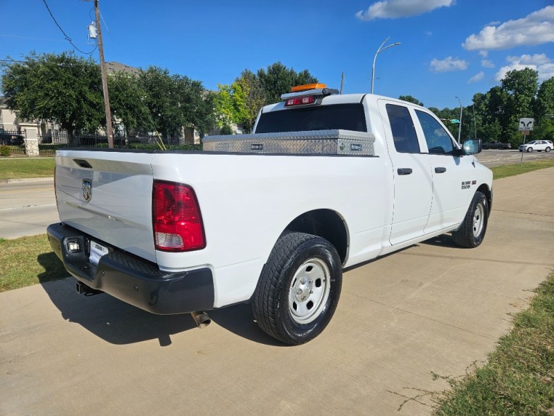 Additional photo of vehicle.