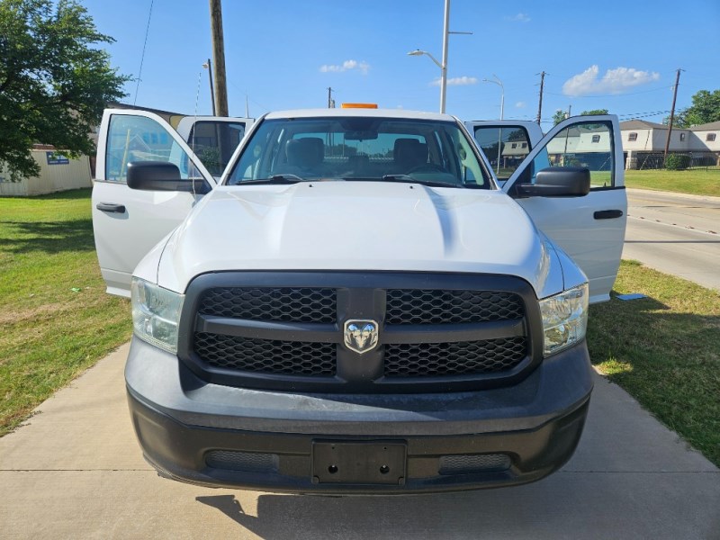 Additional photo of vehicle.